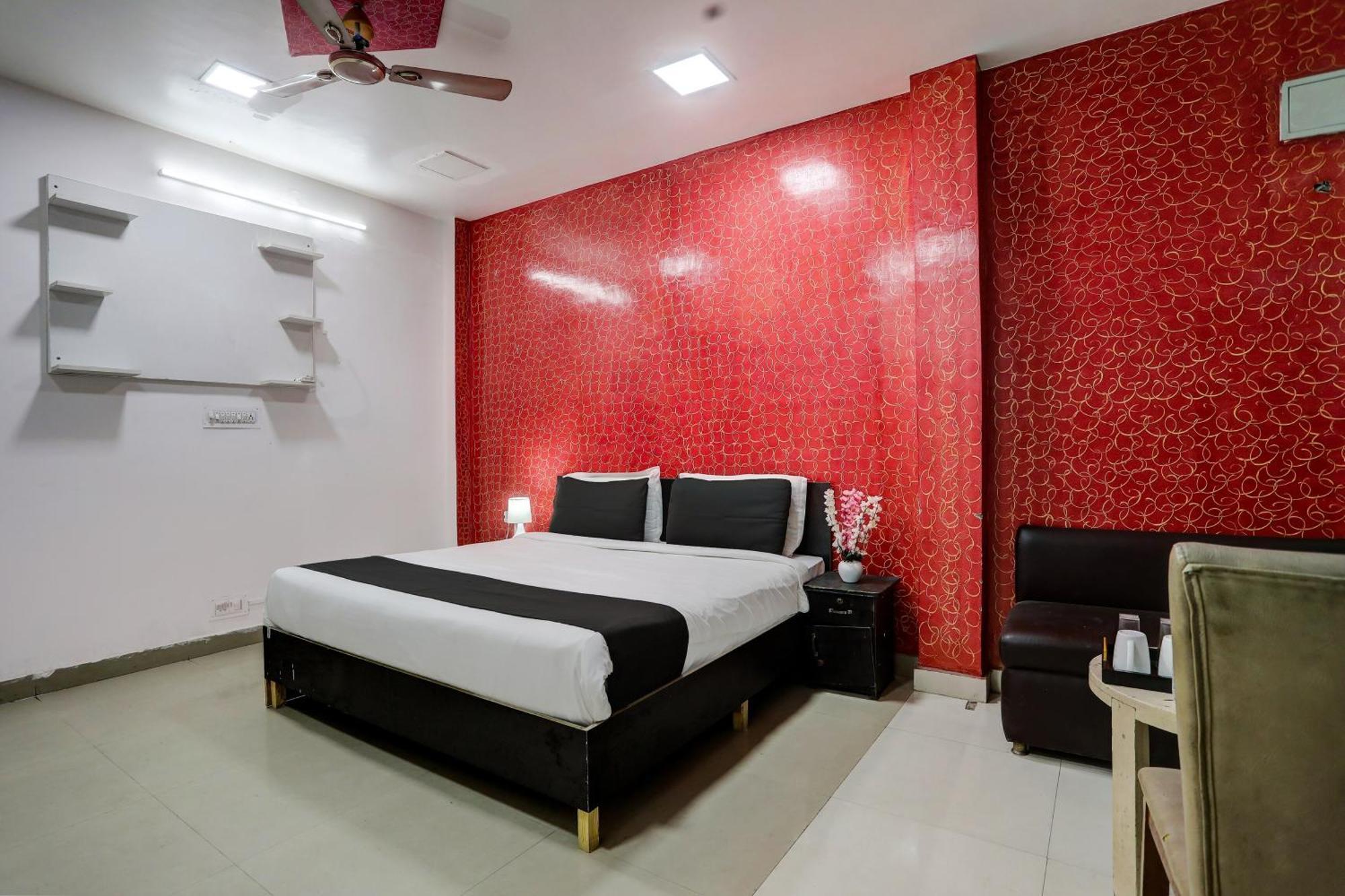 Hotel O Thirty Inns Noida Exterior photo